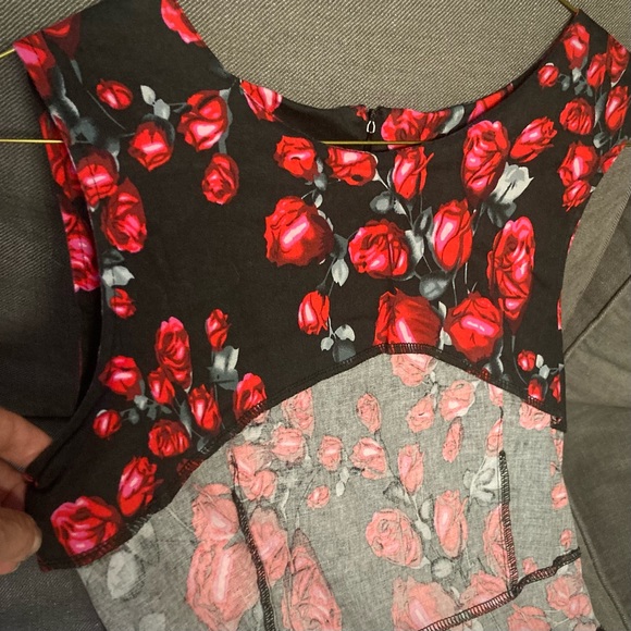 Red roses Rockabilly retro sleeveless swing dress - Picture 7 of 15